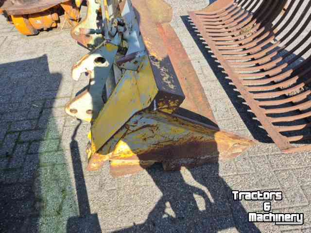 Other earthmoving and heavy equipment and accessories  Kantelbak.