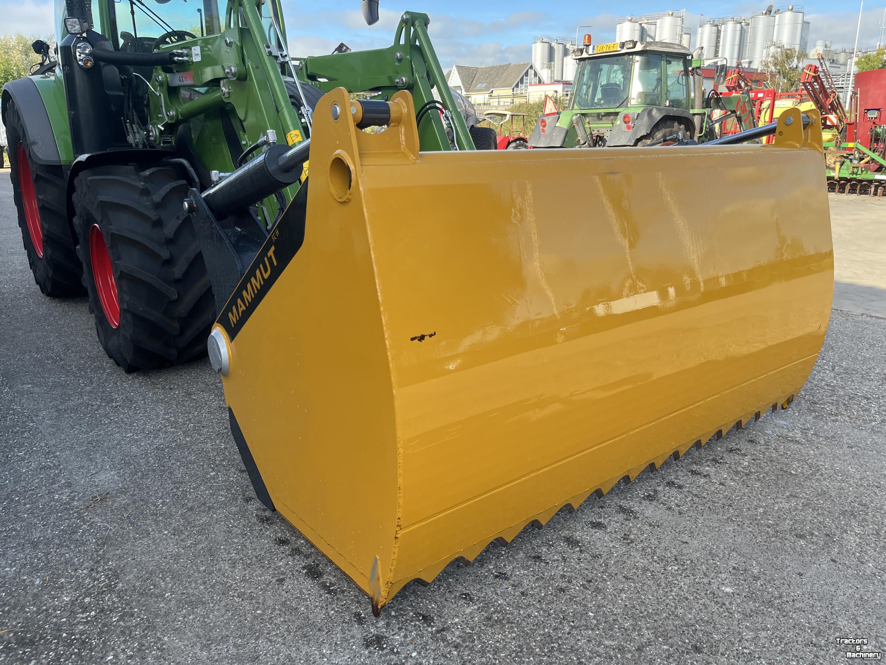 Silage cutting bucket Mammut SC 240 H demo