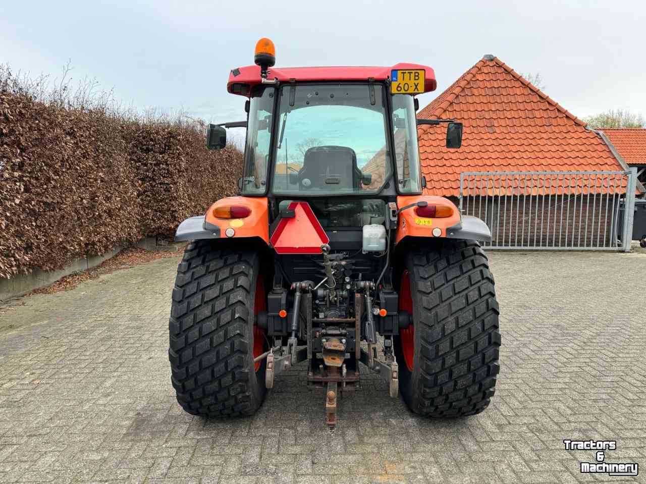 Tractors Kubota M7040