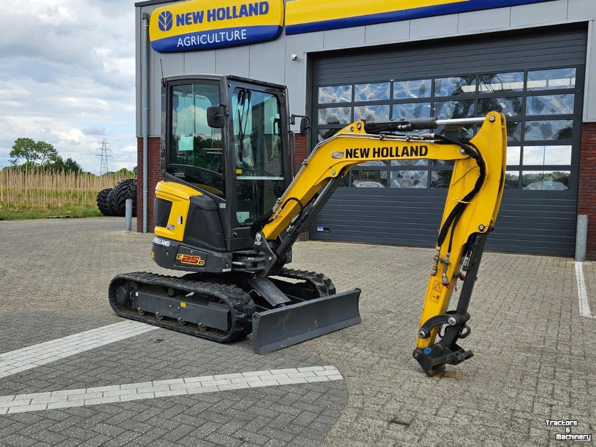 Mini-Excavator New Holland E25D minikraan