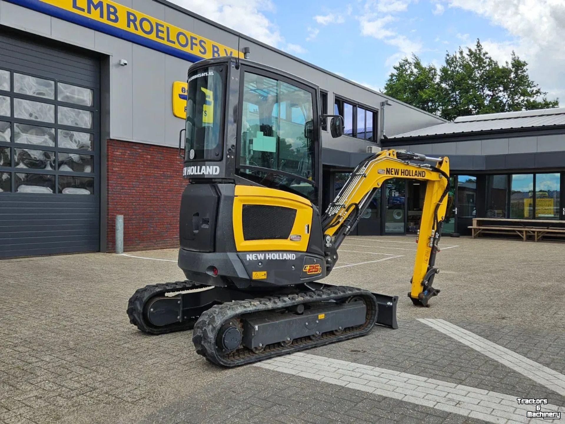 Mini-Excavator New Holland E25D minikraan
