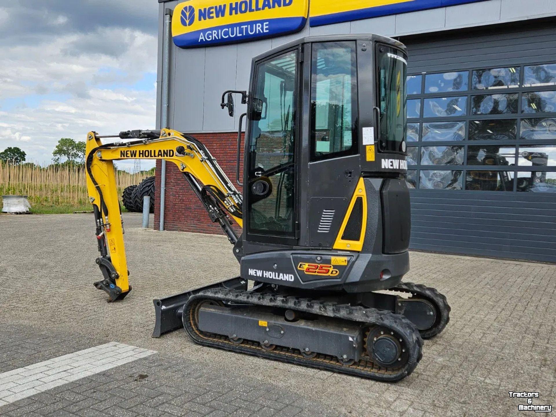 Mini-Excavator New Holland E25D minikraan