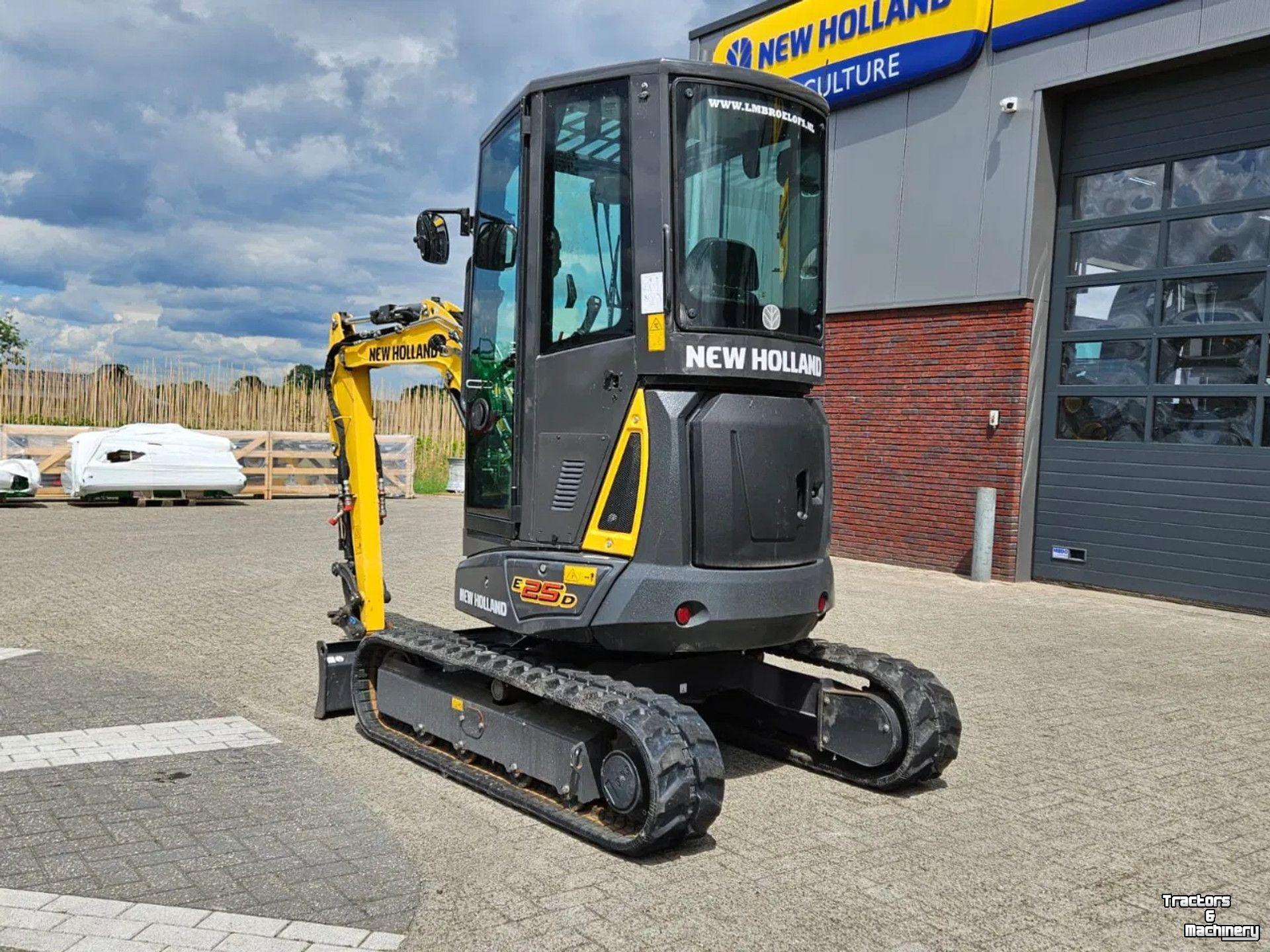 Mini-Excavator New Holland E25D minikraan