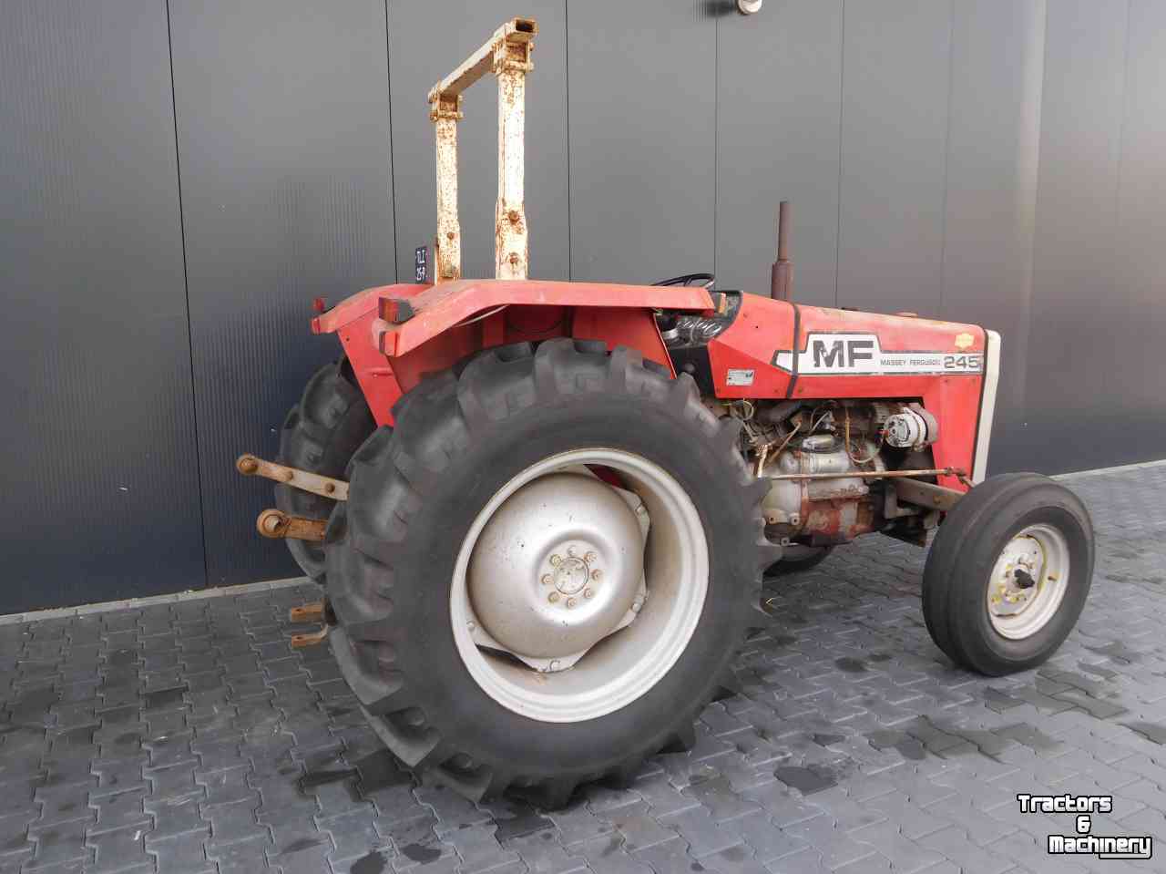 Tractors Massey Ferguson 245