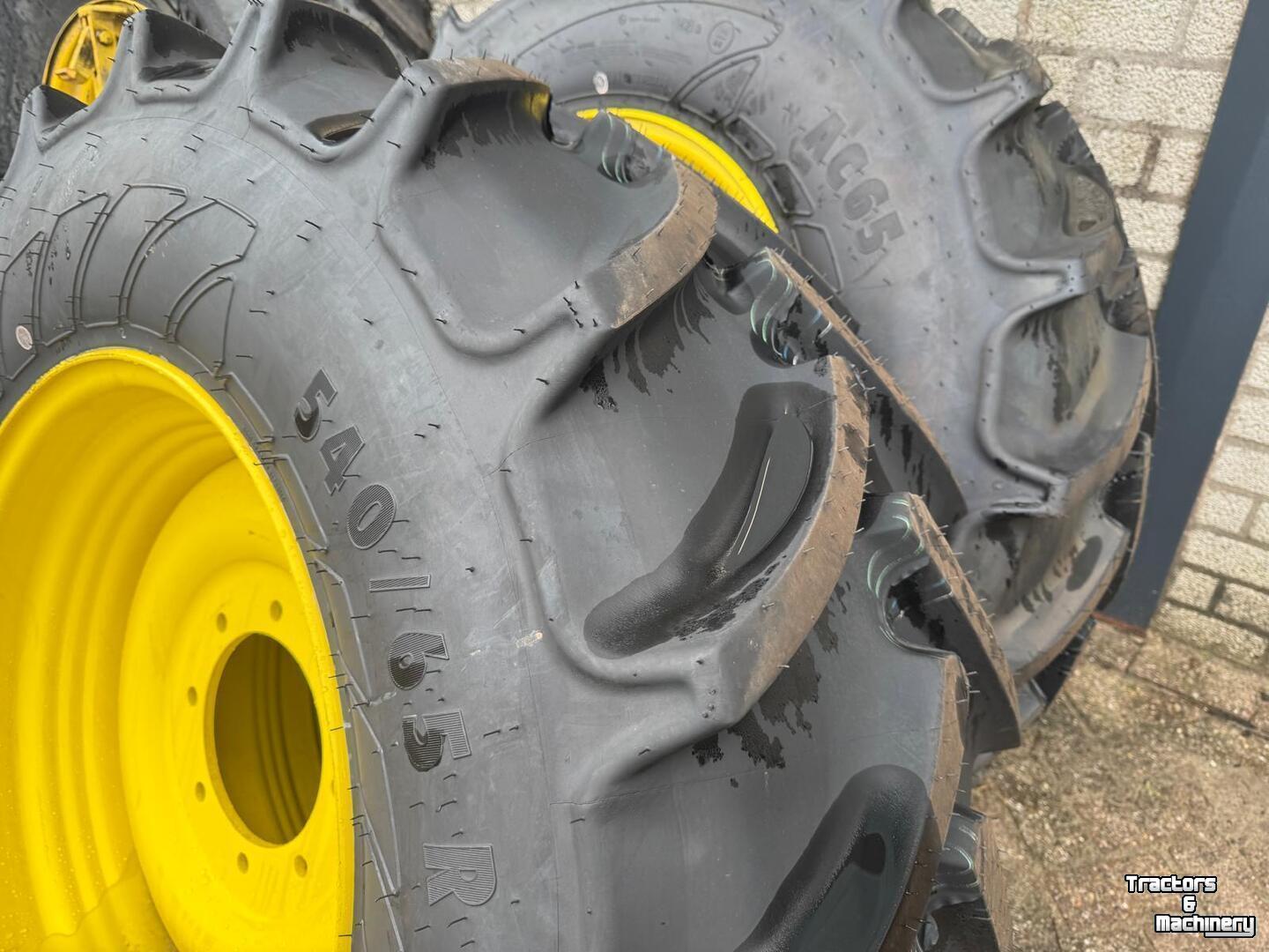 Wheels, Tyres, Rims & Dual spacers Mitas Banden Mitas