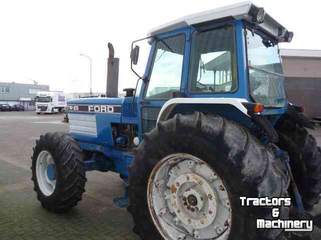 Tractor Ford TW 25 II