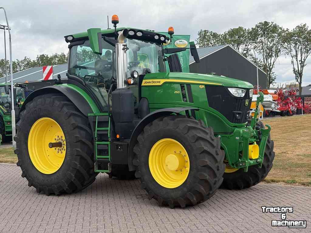 Tractor John Deere 6R250