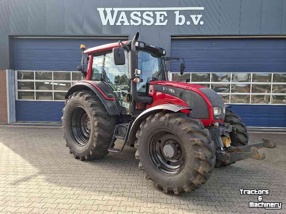 Tractor Valtra N141
