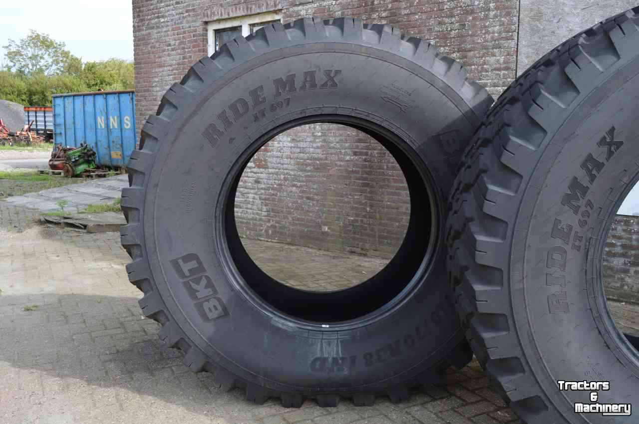 Wheels, Tyres, Rims & Dual spacers BKT ridemax 697 710/70r38 90%
