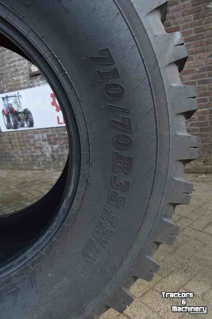 Wheels, Tyres, Rims & Dual spacers BKT ridemax 697 710/70r38 90%