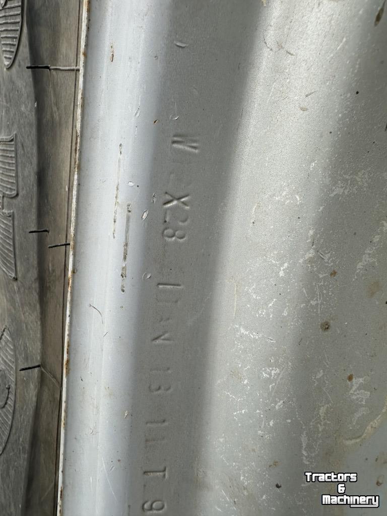 Wheels, Tyres, Rims & Dual spacers Firestone 420/85R28<>520/85R38