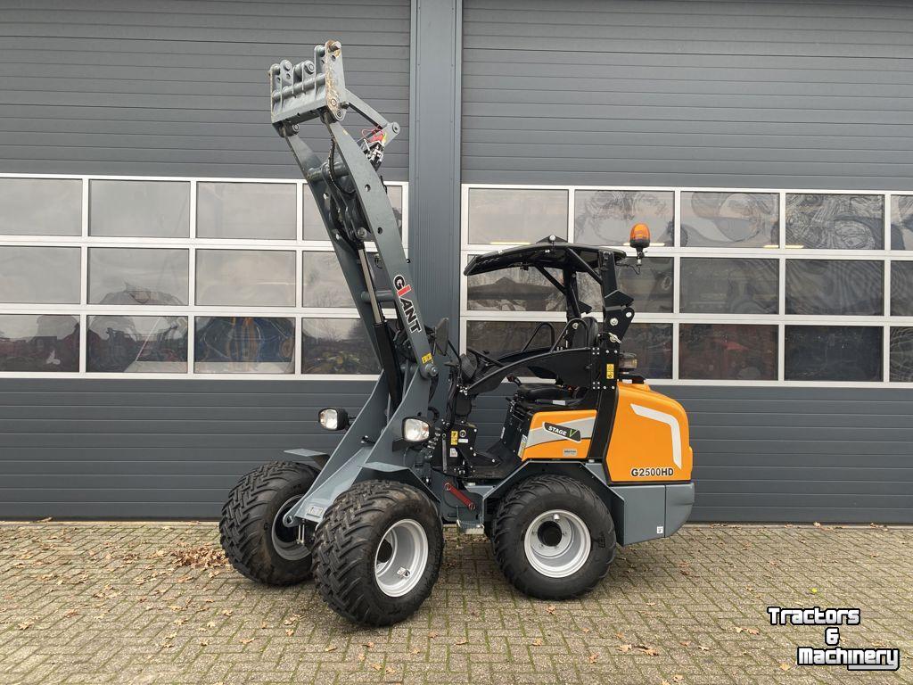 Wheelloader Giant G2500 HD DEMO