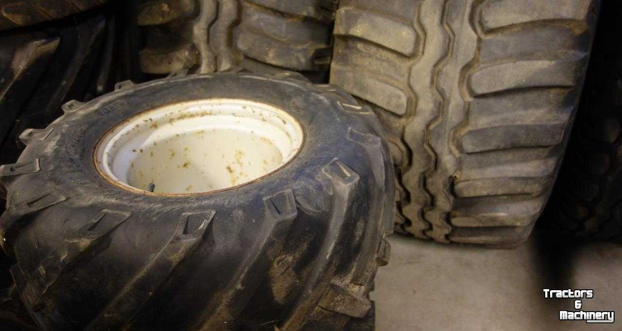 Wheels, Tyres, Rims & Dual spacers  26X1200-12 Wielen