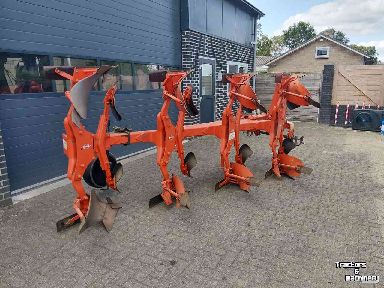 Ploughs Kuhn Master 120 4 schaar ploeg