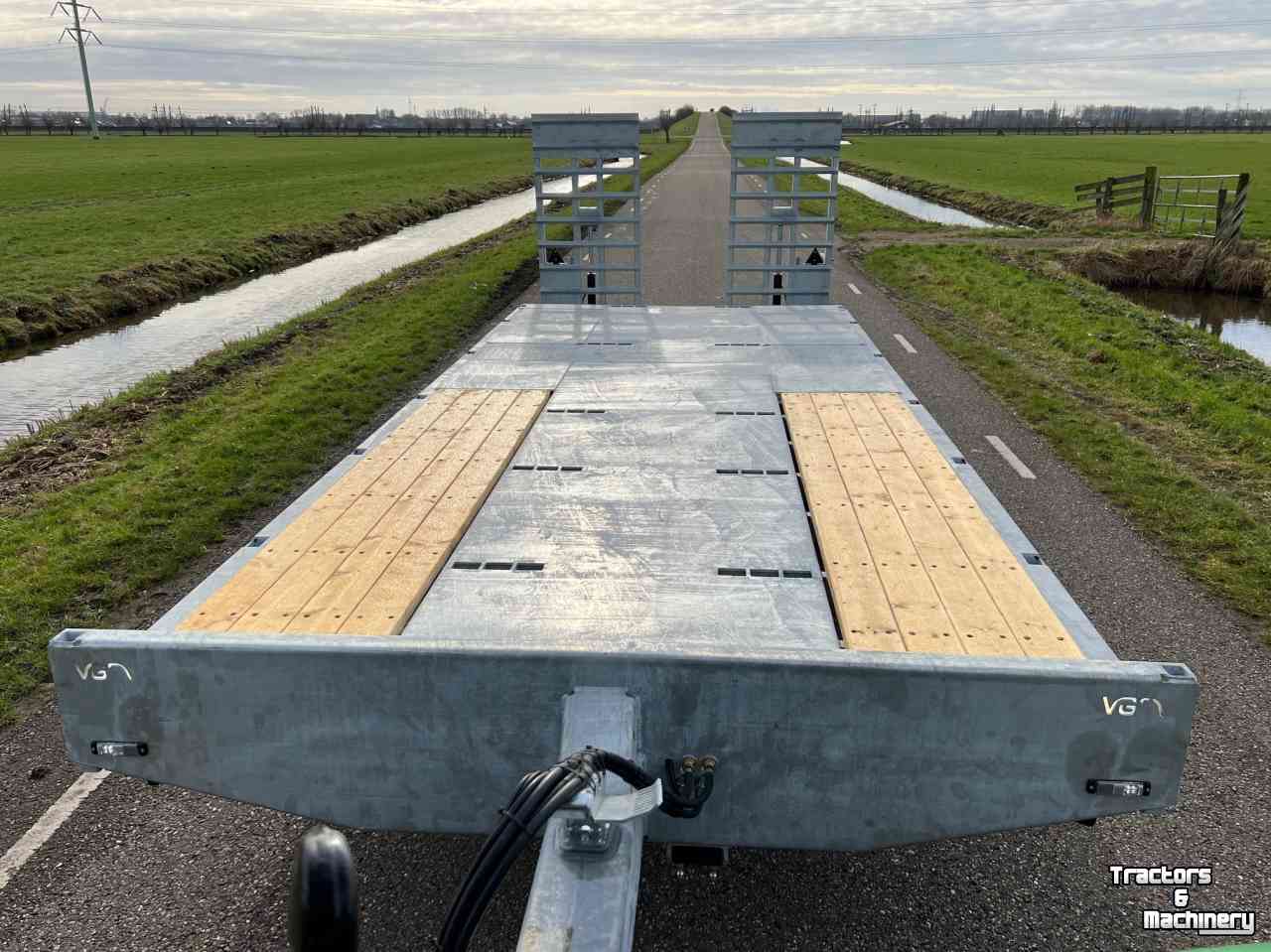 Low loader / Semi trailer VGM Robson 14 oprijwagen oprijkar dieplader machine transporter