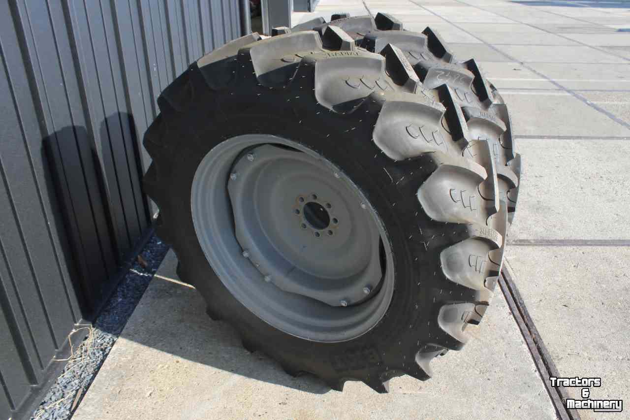 Wheels, Tyres, Rims & Dual spacers BKT 340/85R28 Agrimax RT855 trekkerbanden tractorbanden wielen/velgen