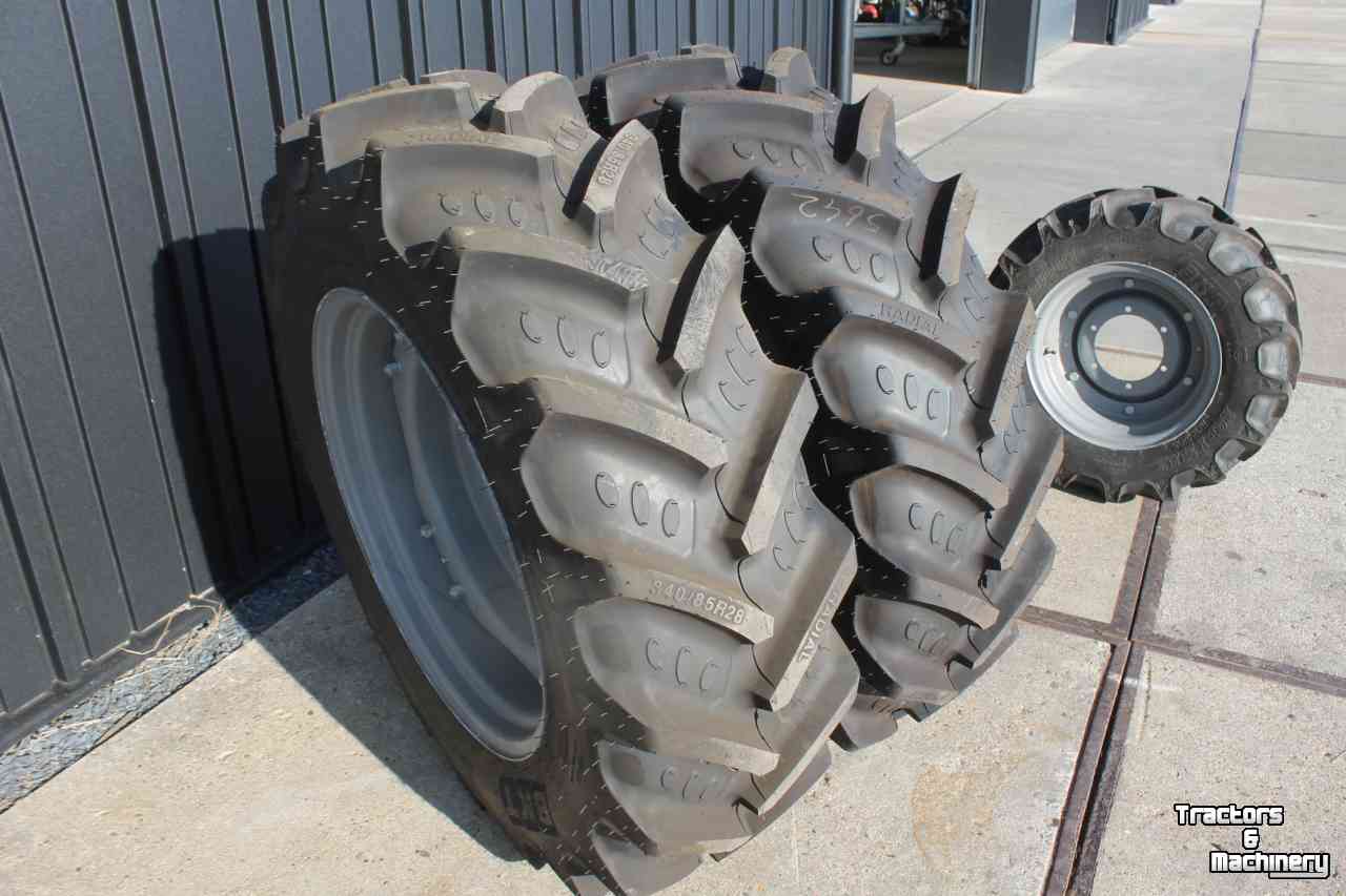 Wheels, Tyres, Rims & Dual spacers BKT 340/85R28 Agrimax RT855 trekkerbanden tractorbanden wielen/velgen