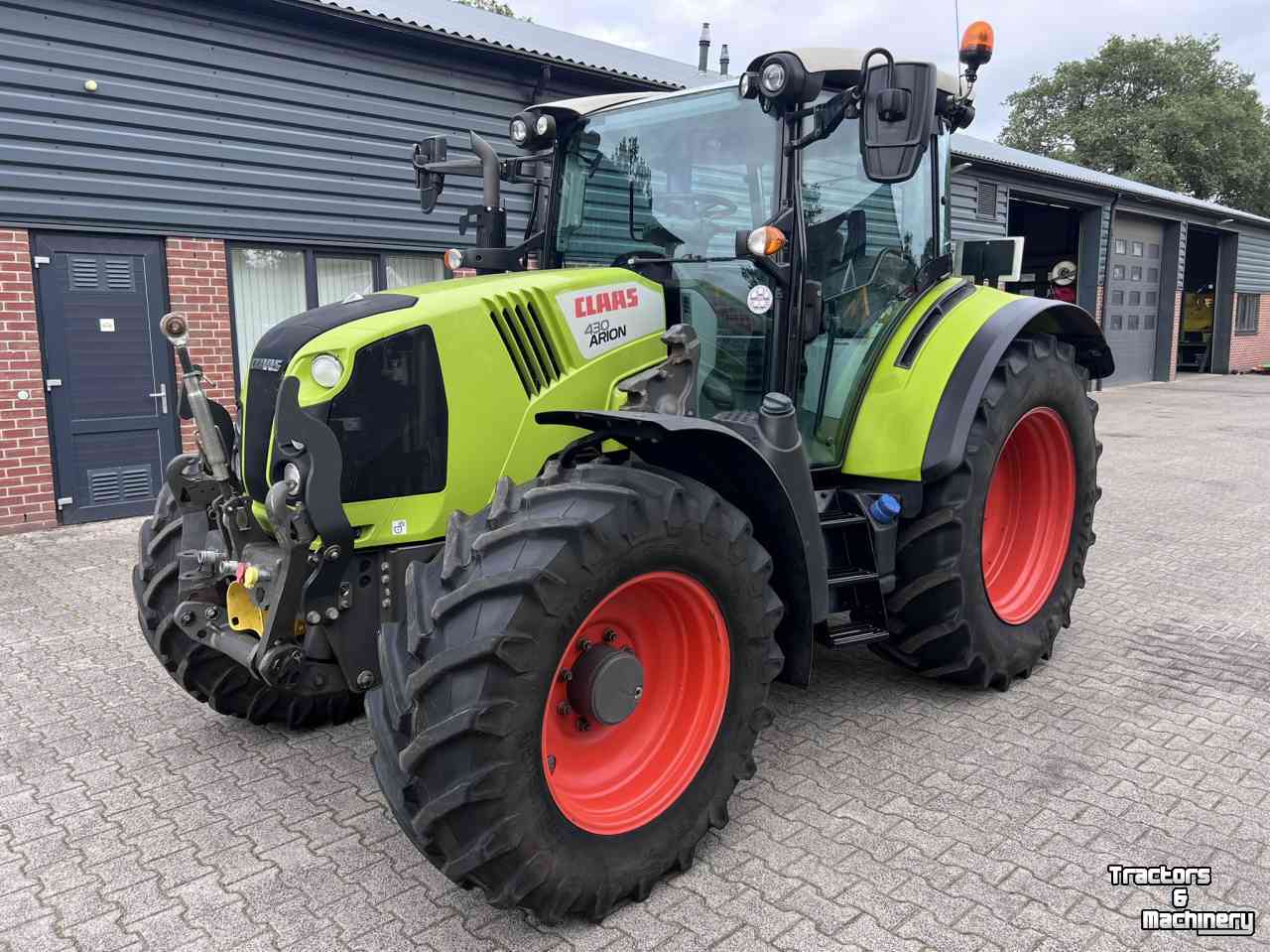 Tractor Claas Arion 430