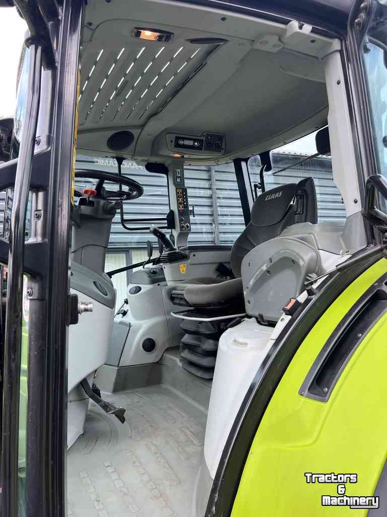 Tractor Claas Arion 430