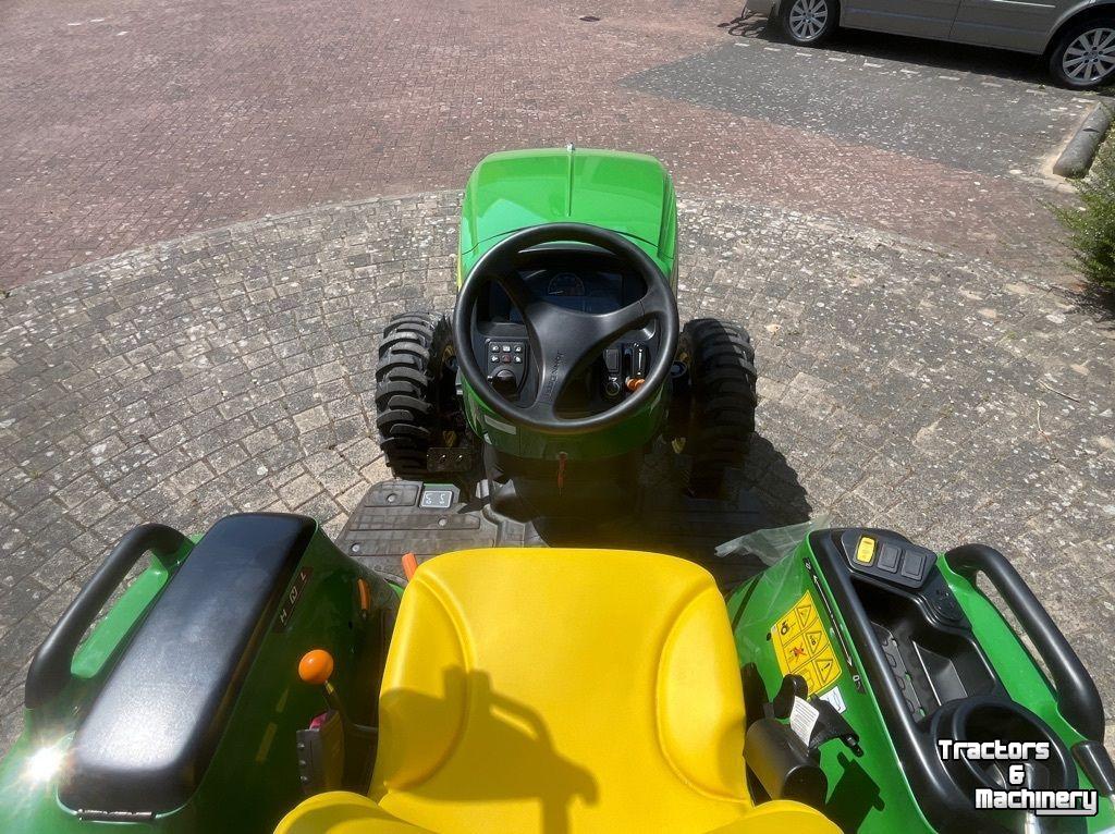Small-track Tractor John Deere 3038E
