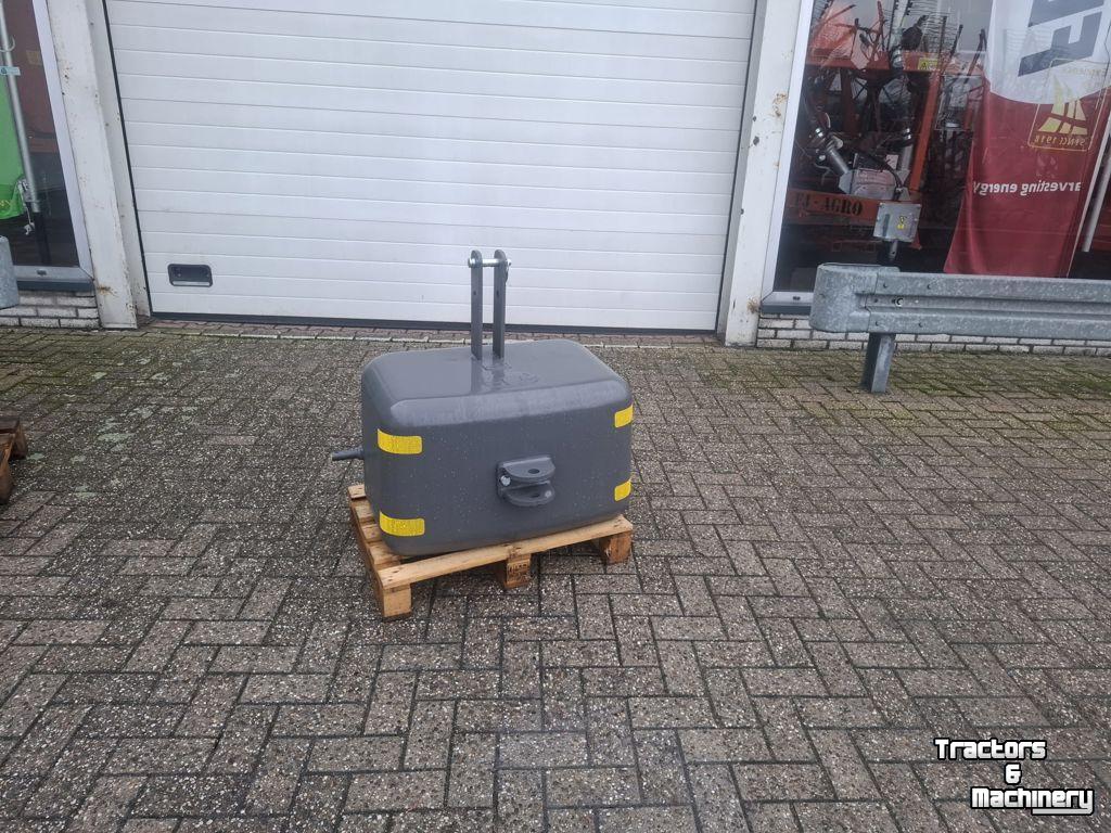 Used parts for tractors  450 KG