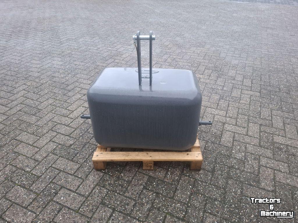 Used parts for tractors  450 KG