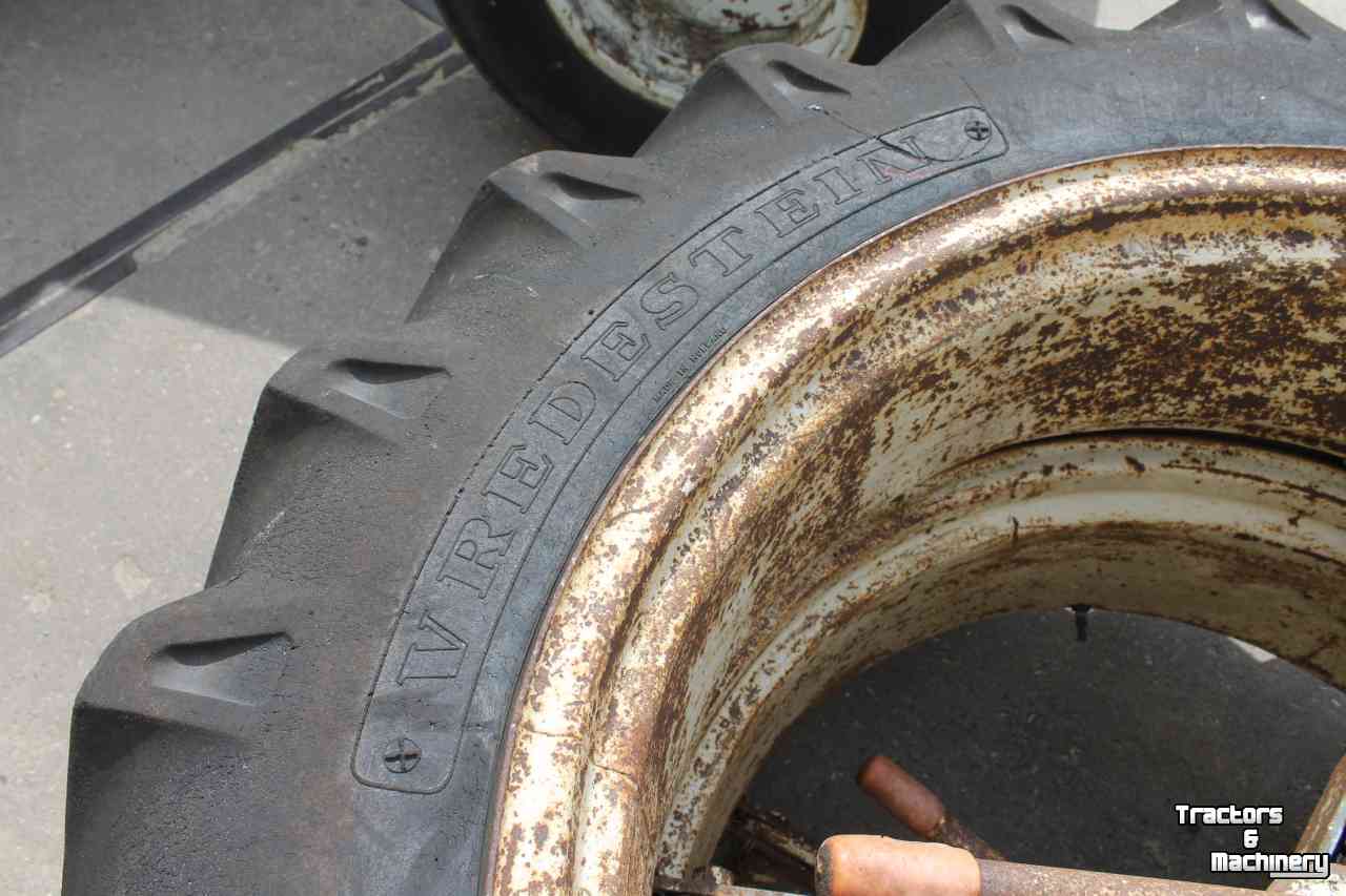 Wheels, Tyres, Rims & Dual spacers Molcon 12.4-32 (12.4X32) Dubbellucht wielen velgen banden 3-ster