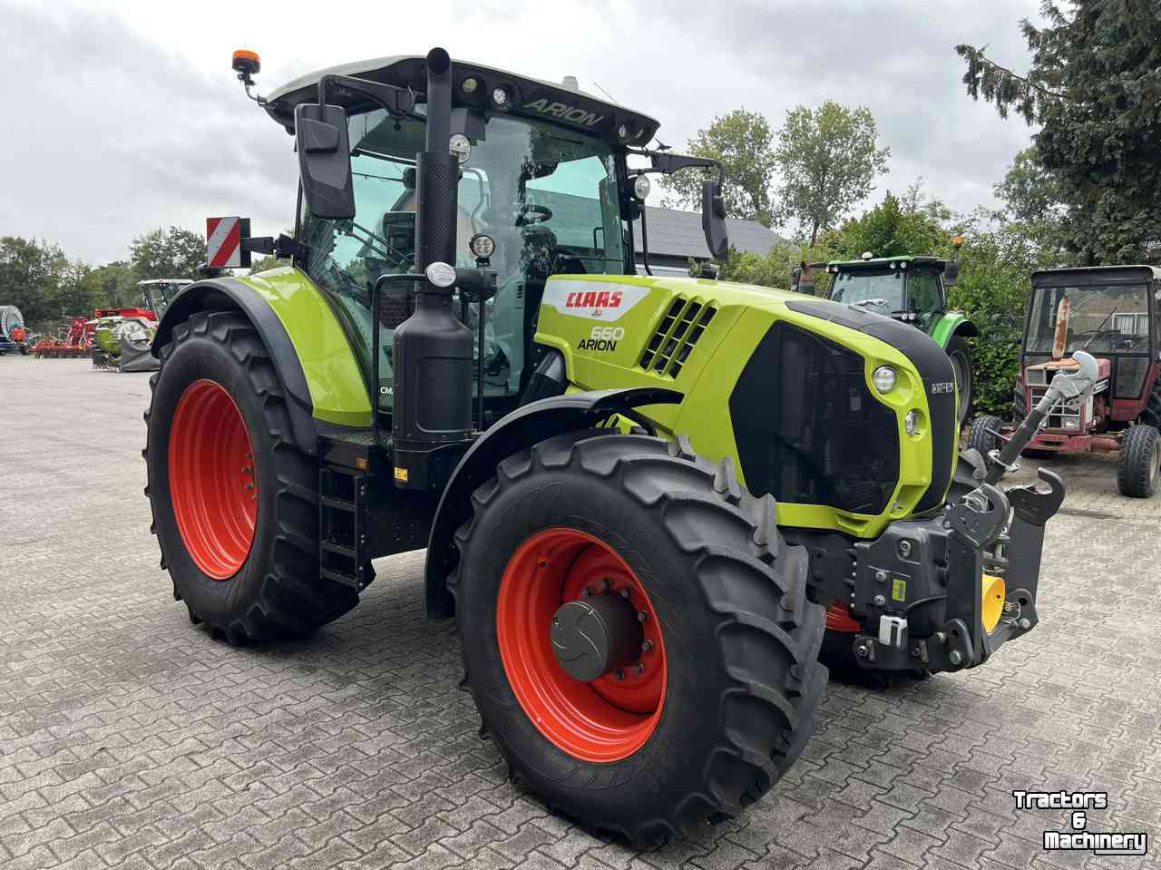 Tractor Claas Arion 660