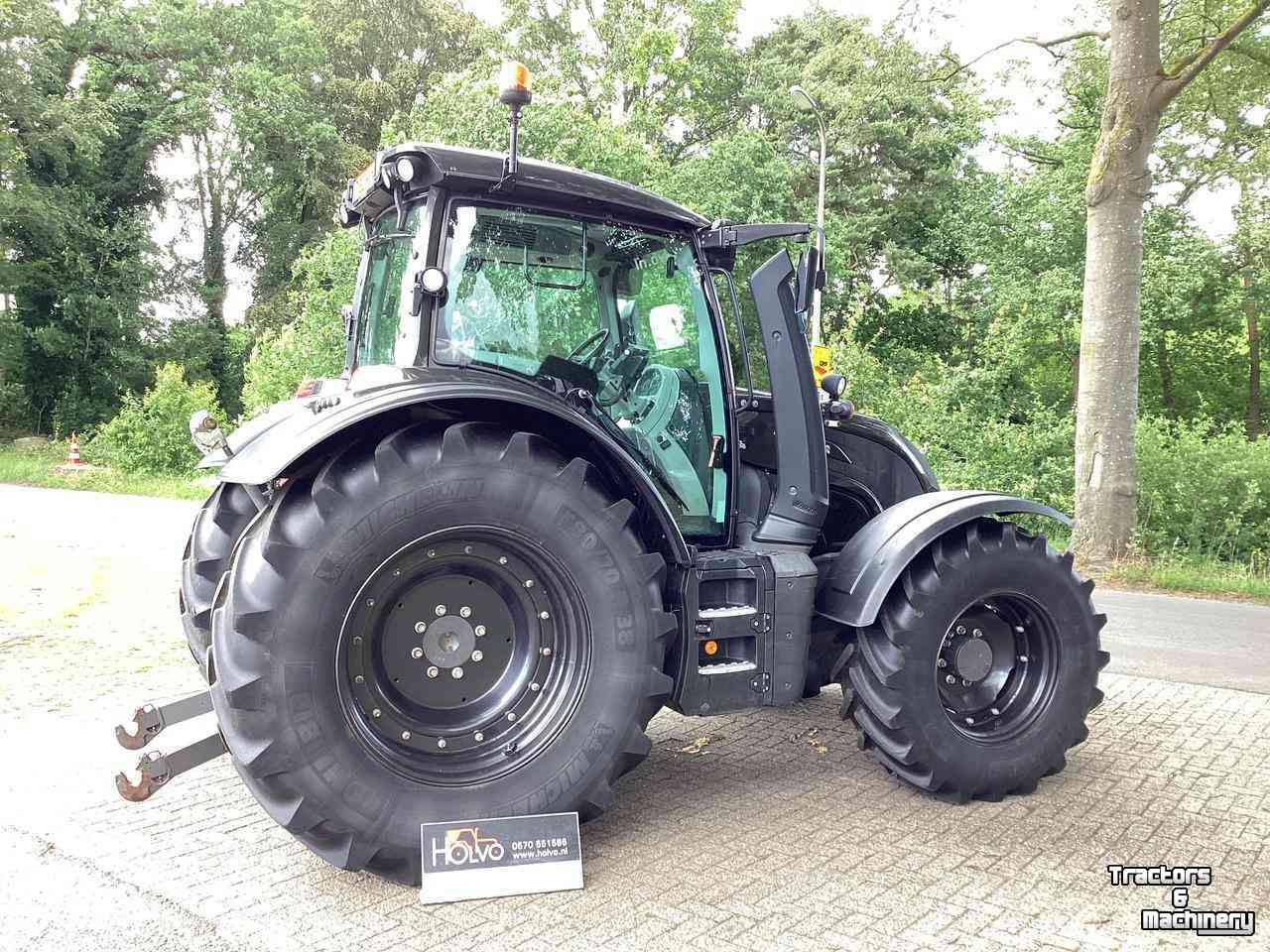 Tractor Valtra N174D