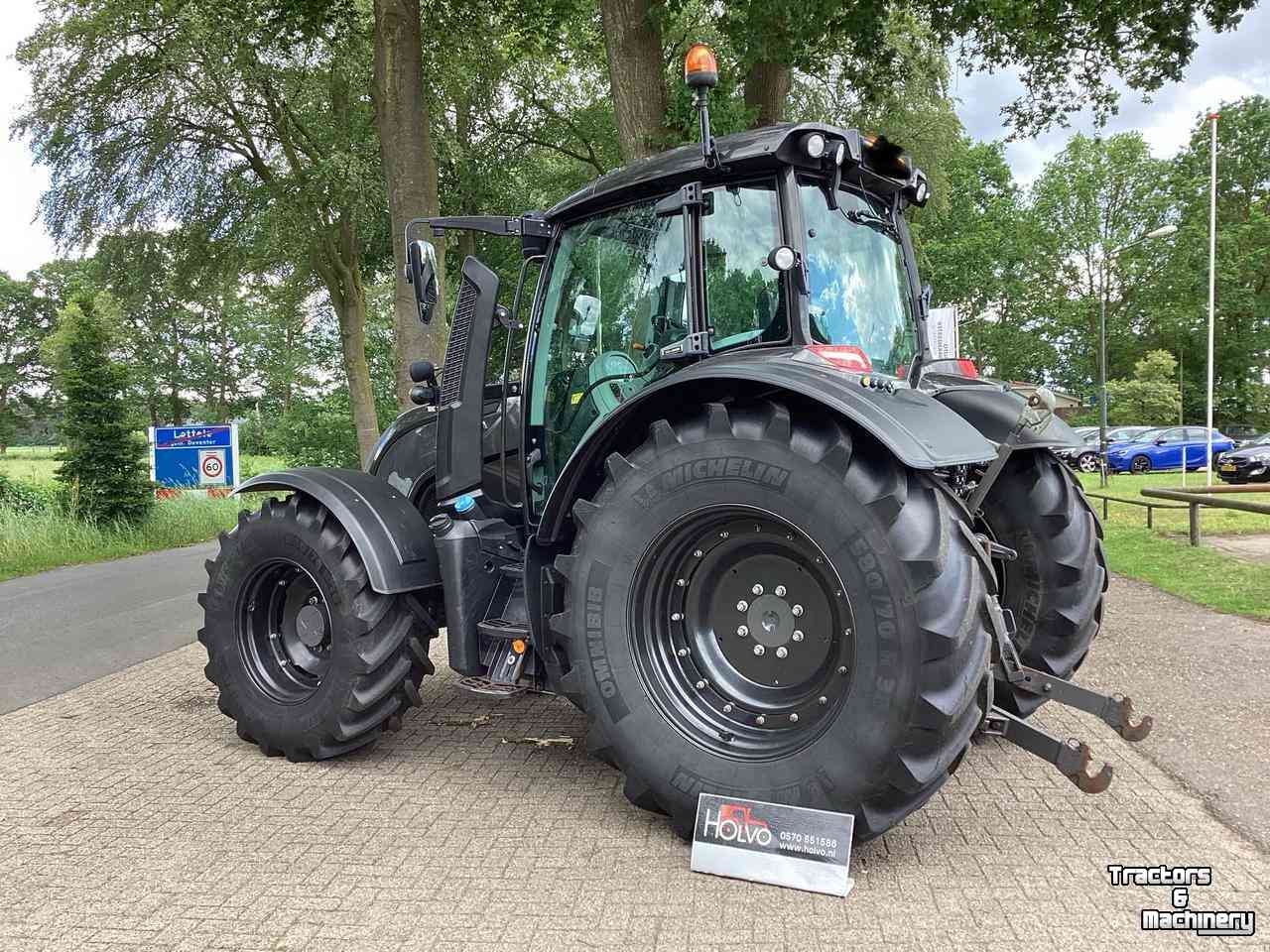 Tractor Valtra N174D