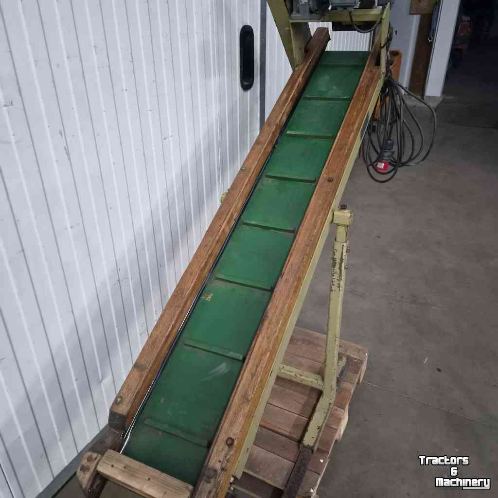 Conveyor  Antha Elevator / Vuilafvoerband