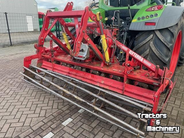 Rotary Harrow Lely rotorkopeg 35 met openrol en hydraulische hef