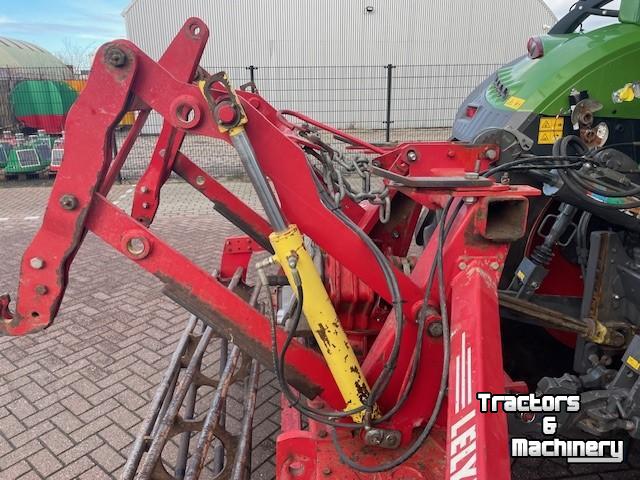 Rotary Harrow Lely rotorkopeg 35 met openrol en hydraulische hef