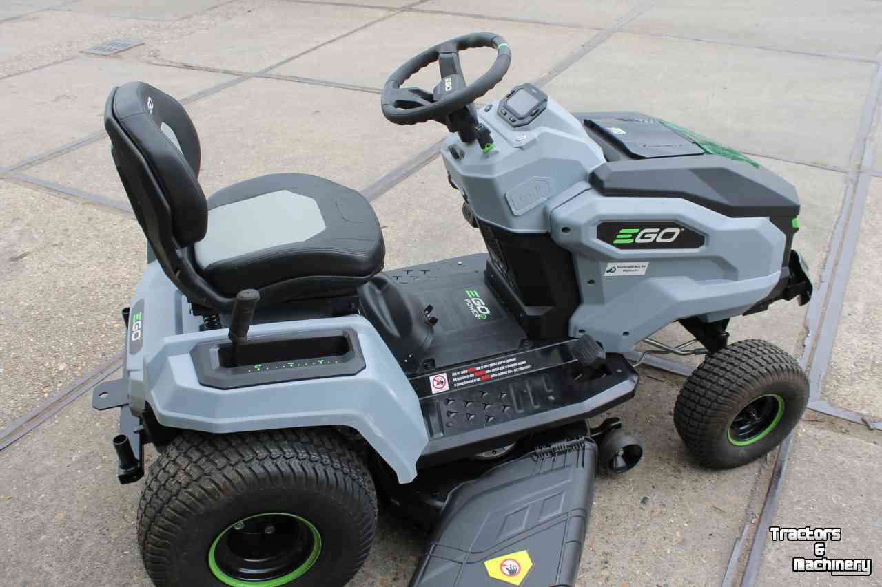 Mower self-propelled EGO TR4200E DEMO (TR4201E) accu zitmaaier 56 volt batterijen maaitrekker grasmaaier gazonmaaitrekker