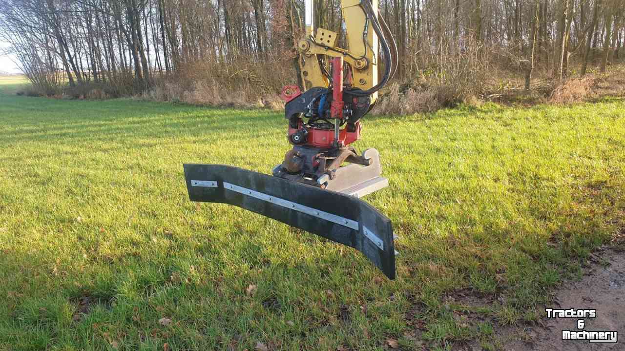 Rubber yard scraper  rubberschuif CW 3