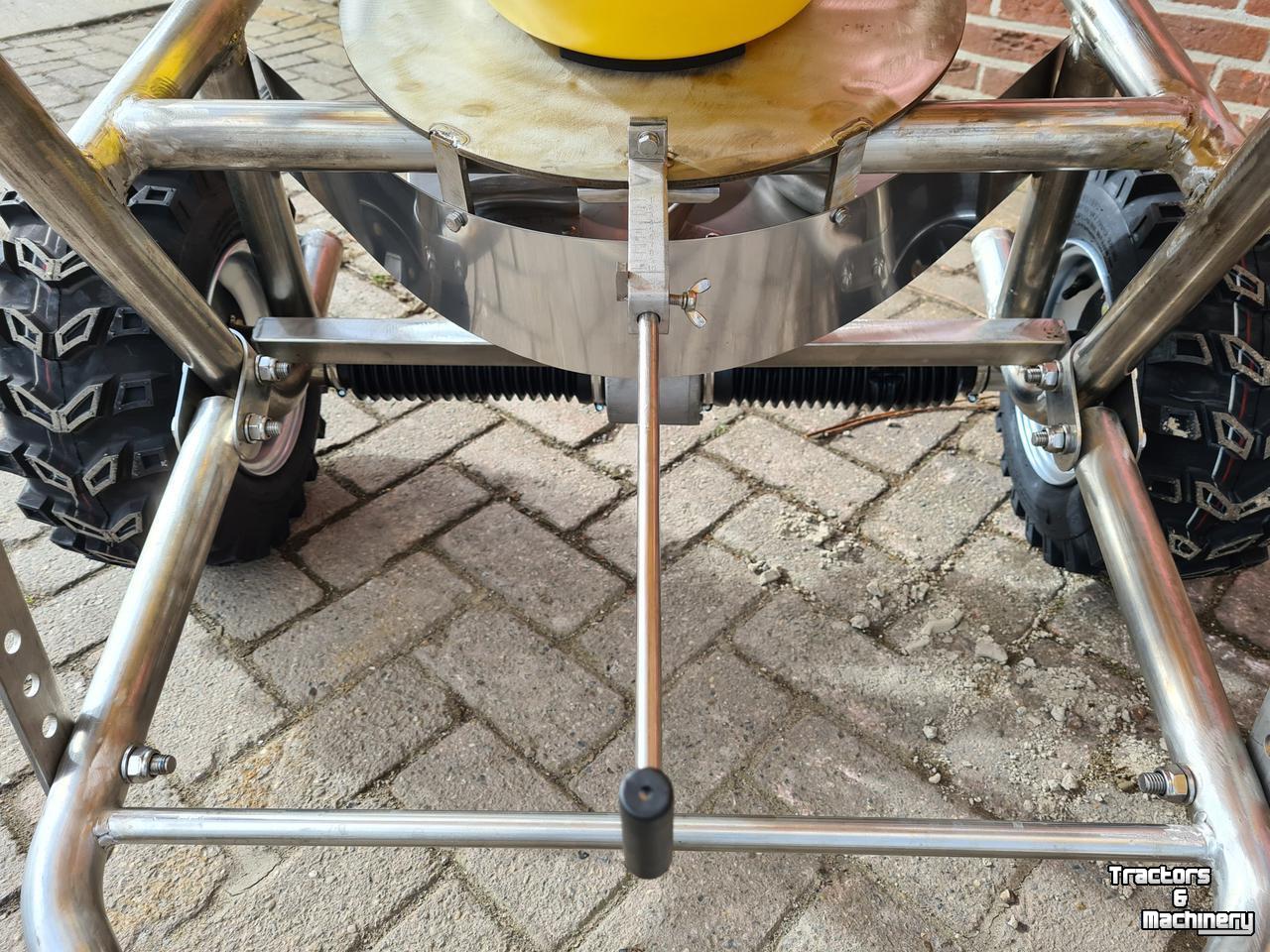 Other cleaning and sweeping machines and accessories Cemo Zoutstrooier SW 300 met PE-bak