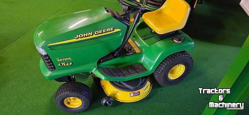 Ride-on mower John Deere LT155