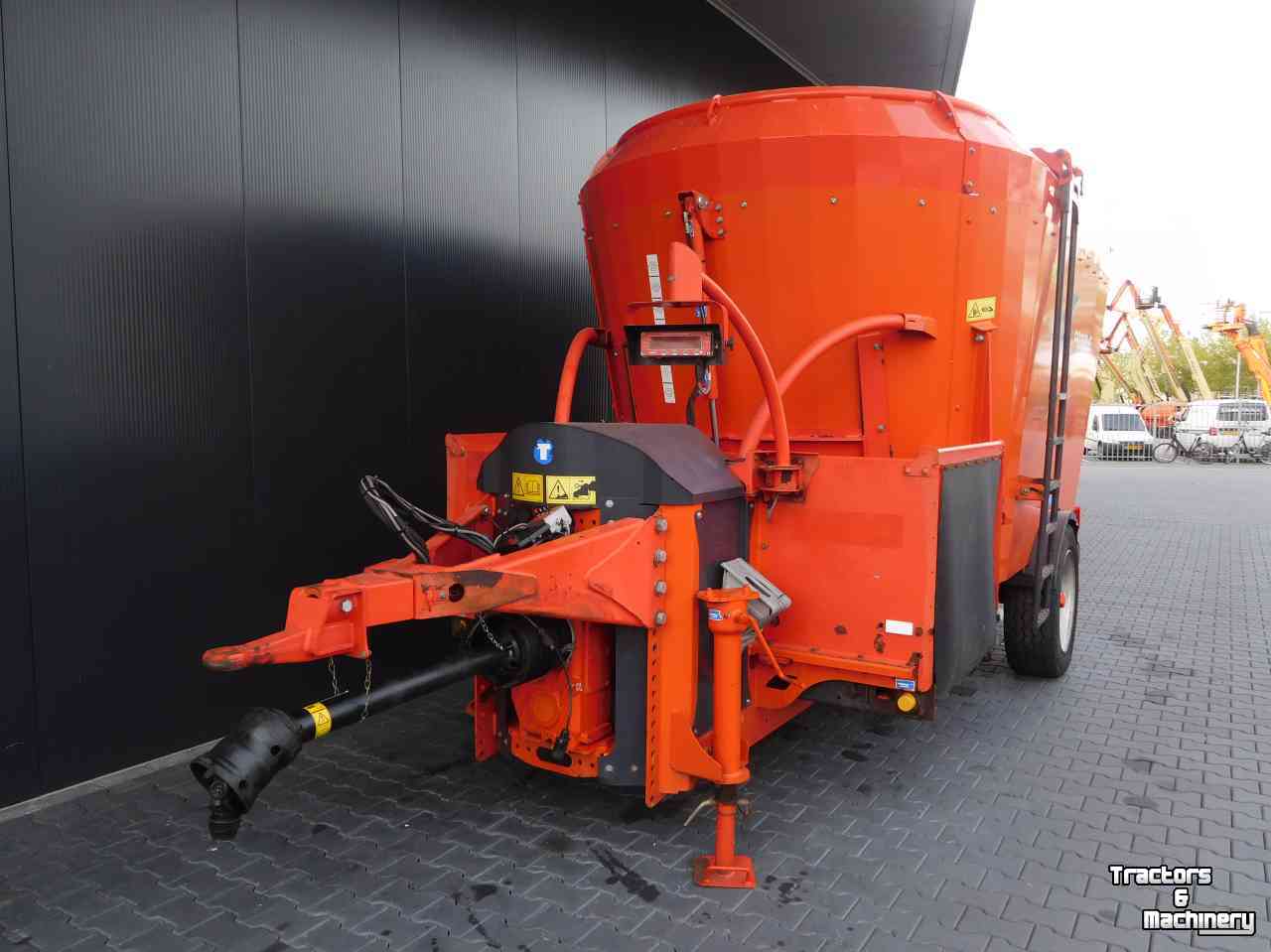 Vertical feed mixer Kuhn Profile 1880