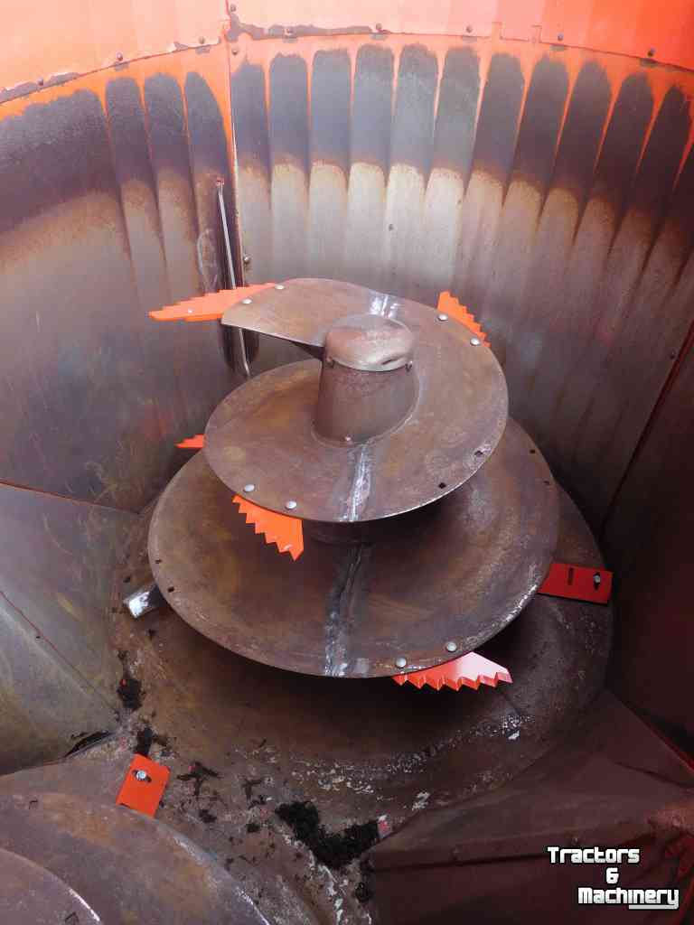Vertical feed mixer Kuhn Profile 1880