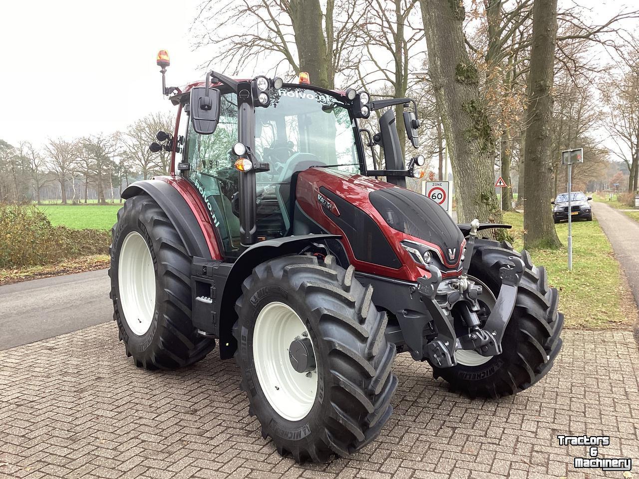 Tractor Valtra G125