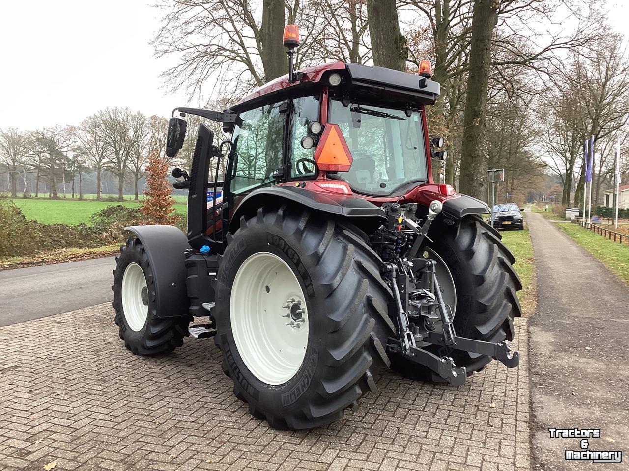 Tractor Valtra G125