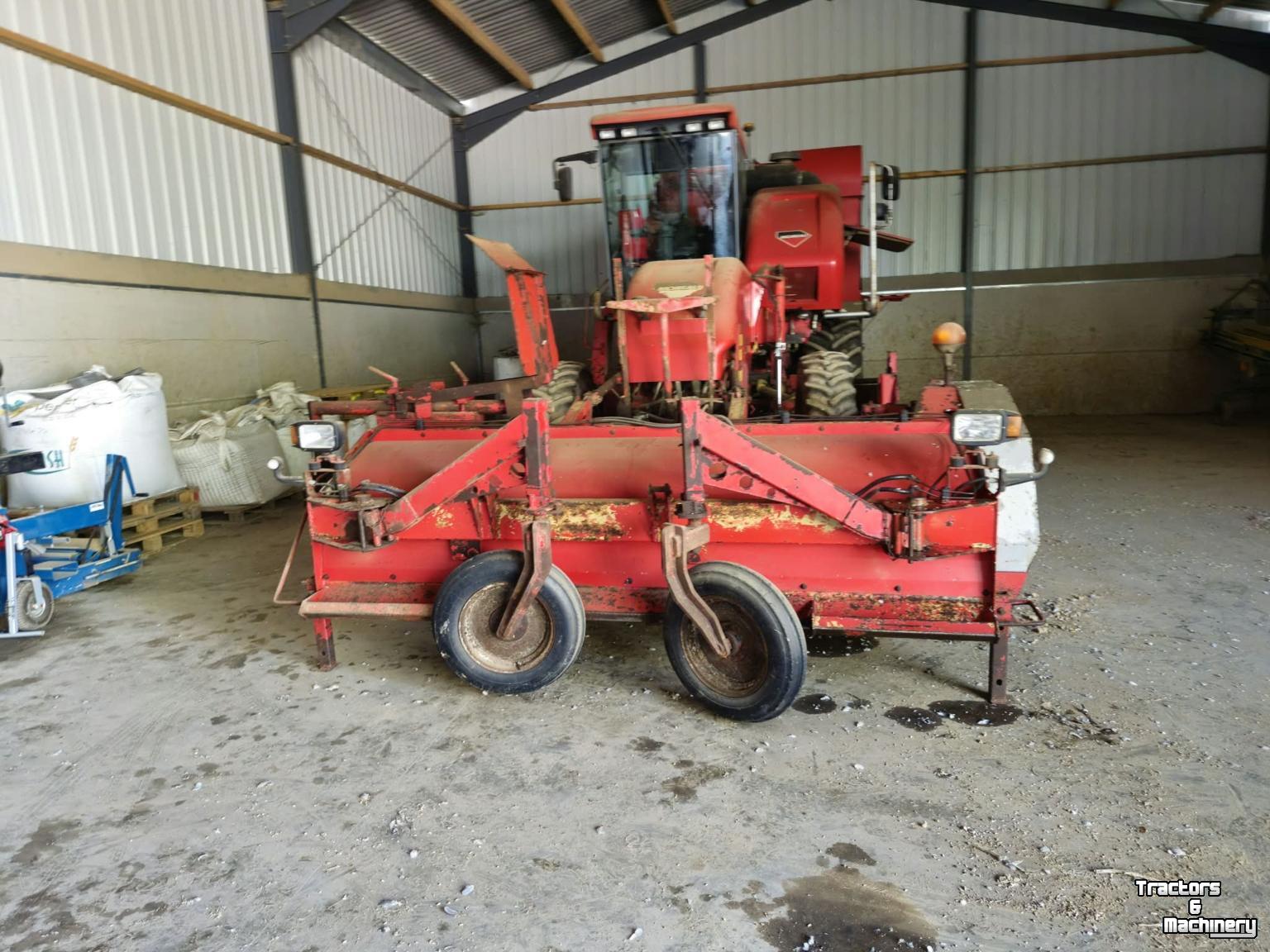 Sugar beet harvester Moreau Morreau Lexxis V1
