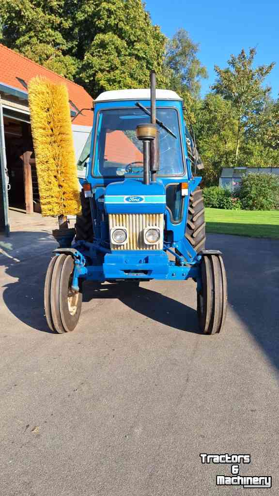 Tractors Ford 4610 2WD Tractor