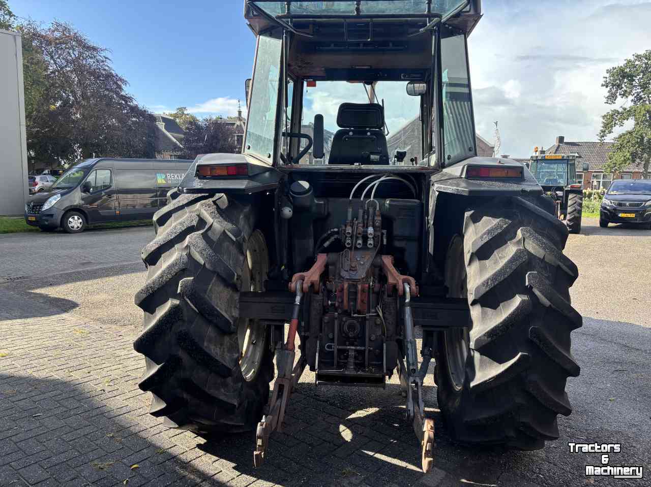 Tractor Massey Ferguson 3085 16x16 speedshift buffel
