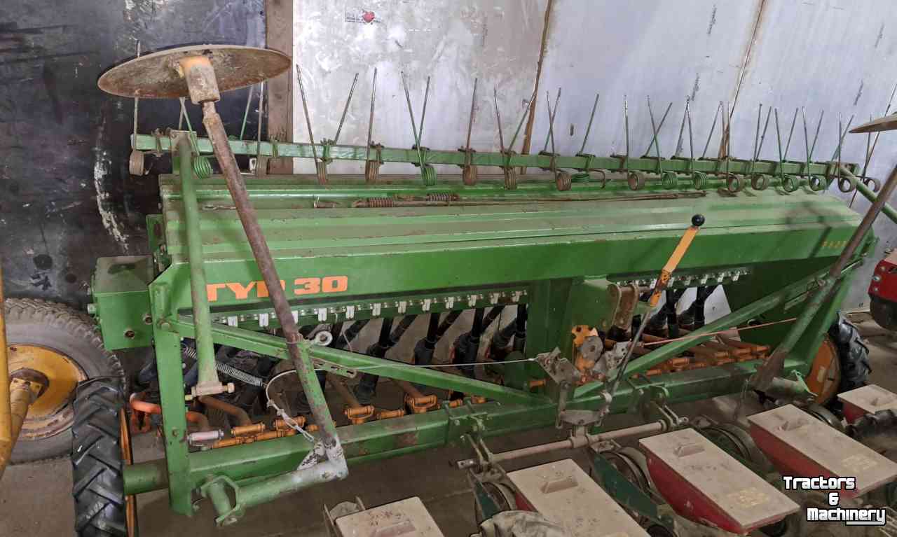 Seed drill Amazone Typ 30