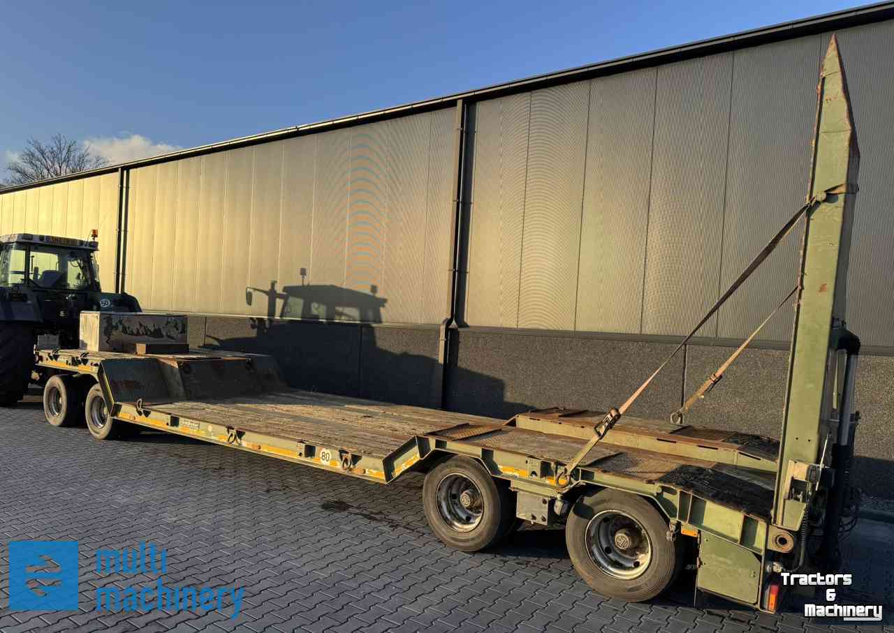 Low loader / Semi trailer  Goldhofer kuip dieplader 4 asser