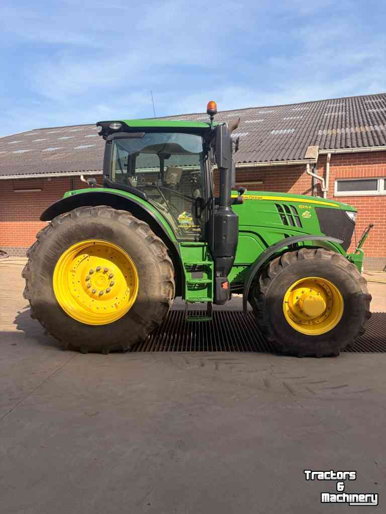 Tractor John Deere 6215 R