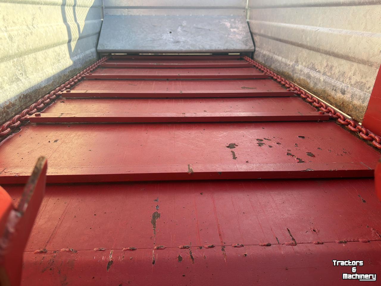 Manure spreader  Mini meststrooier