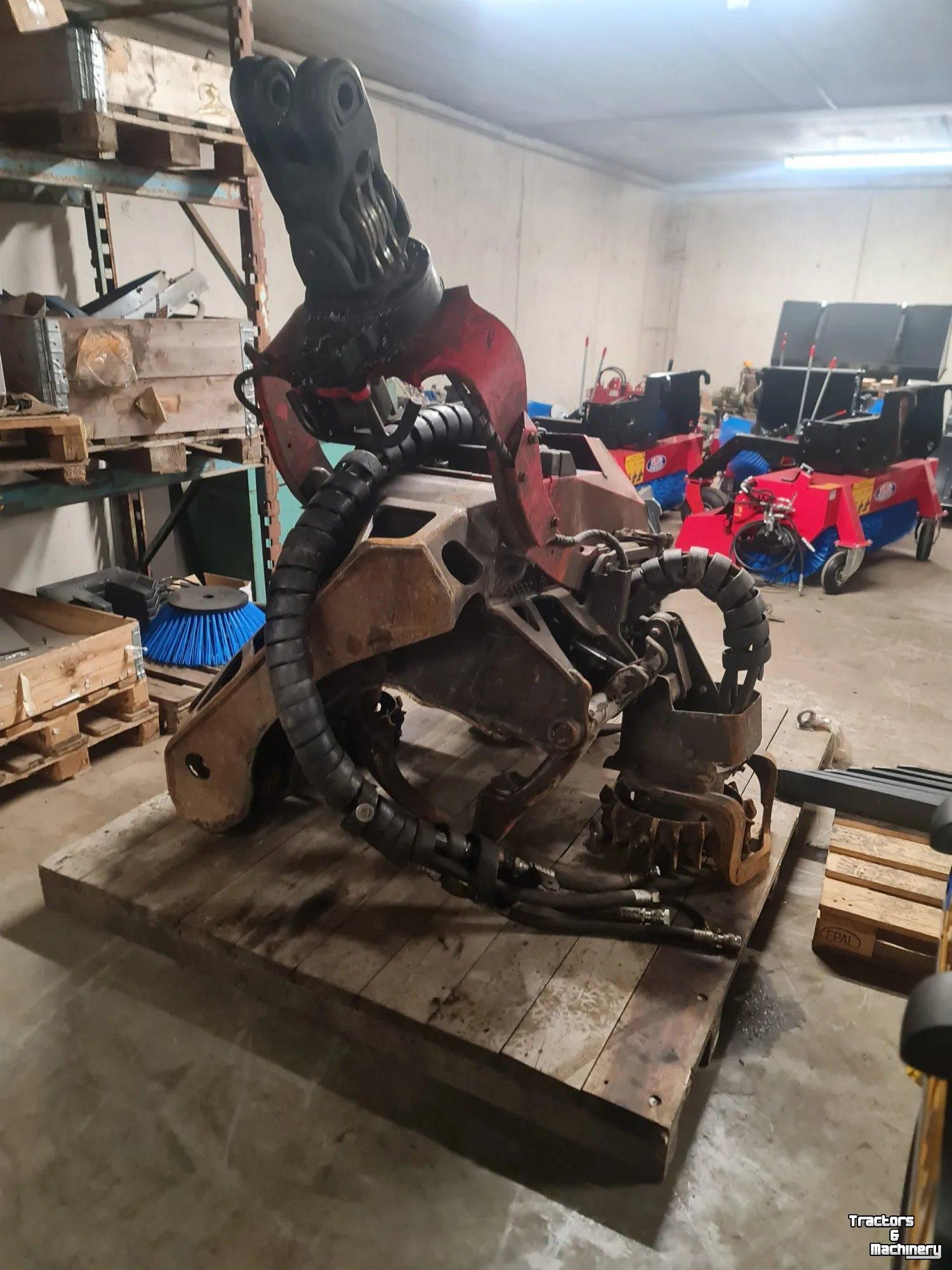 Treecutters Komatsu C144 KOP
