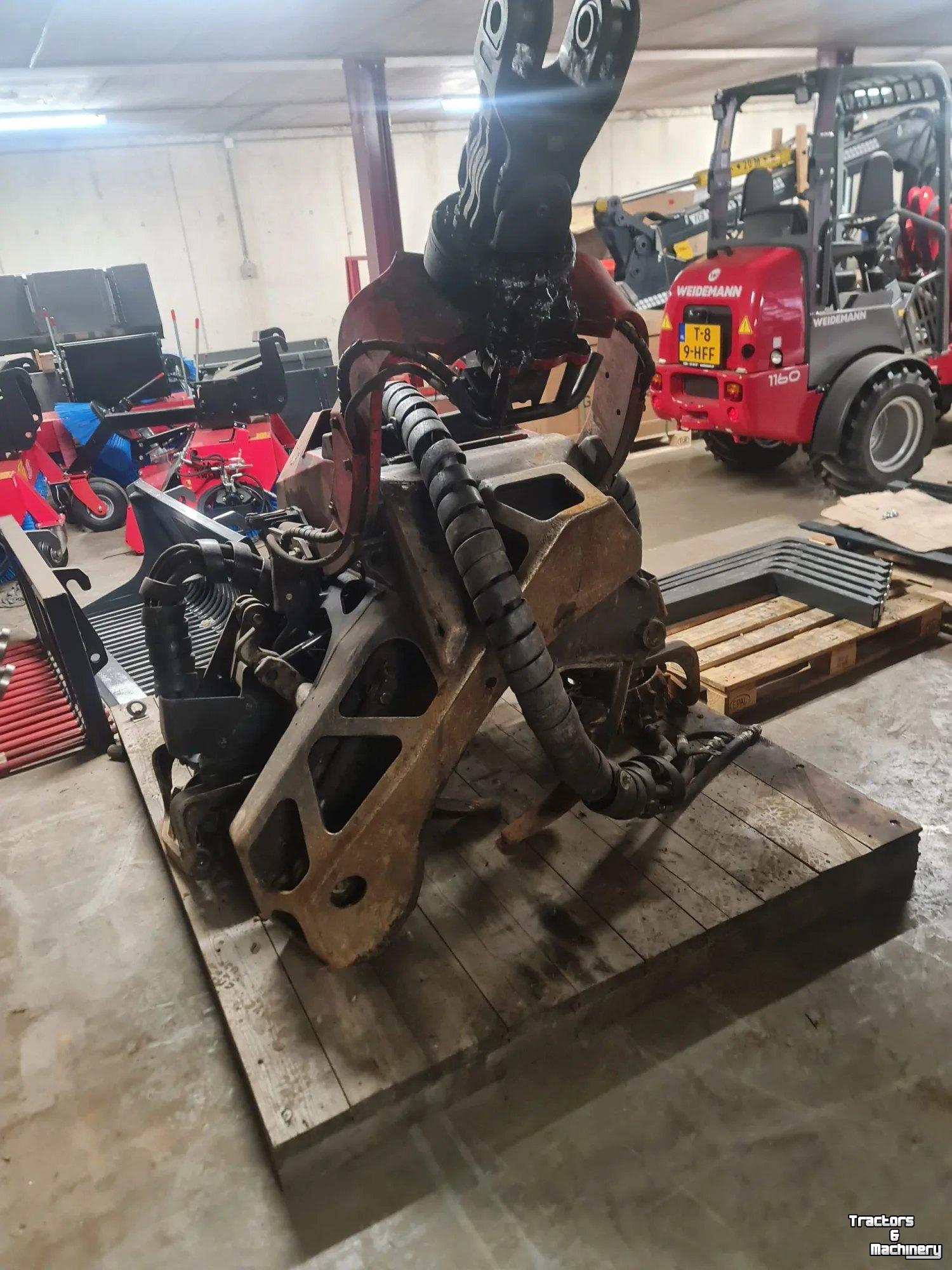 Treecutters Komatsu C144 KOP